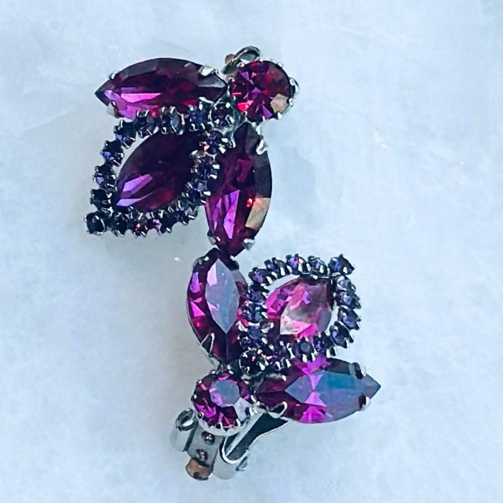 Weiss Vintage Fuchsia Rhinestone Clip-On Earrings – Gunmetal Glam Statement - Picture 4 of 9